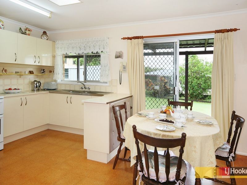 18 Coonowrin Street, Battery Hill QLD 4551