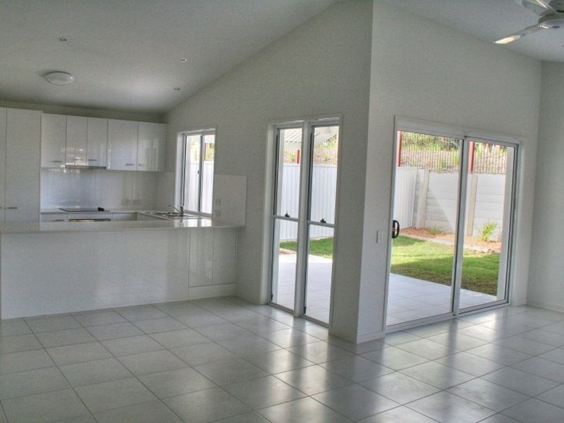 25 Riverstone Crescent, Little Mountain QLD 4551