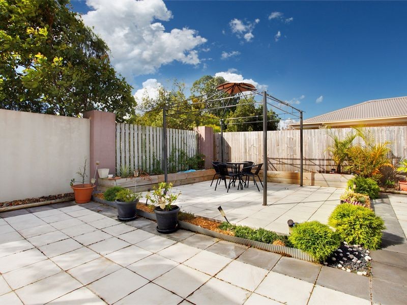 10 Heights Road, Beerwah QLD 4519