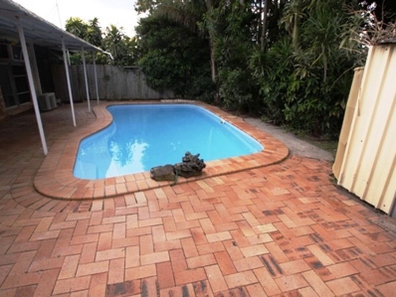 617 Nicklin Way, Wurtulla QLD 4575