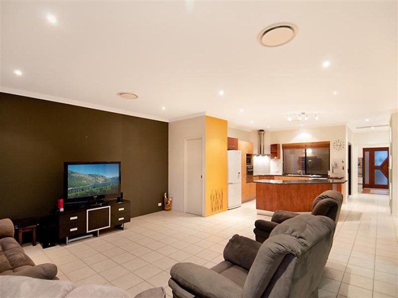 14 Scartree Street, Pelican Waters QLD 4551