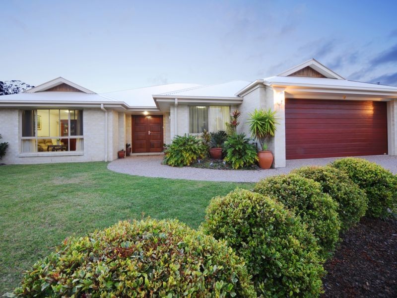 33 Hillview Crescent, Little Mountain QLD 4551