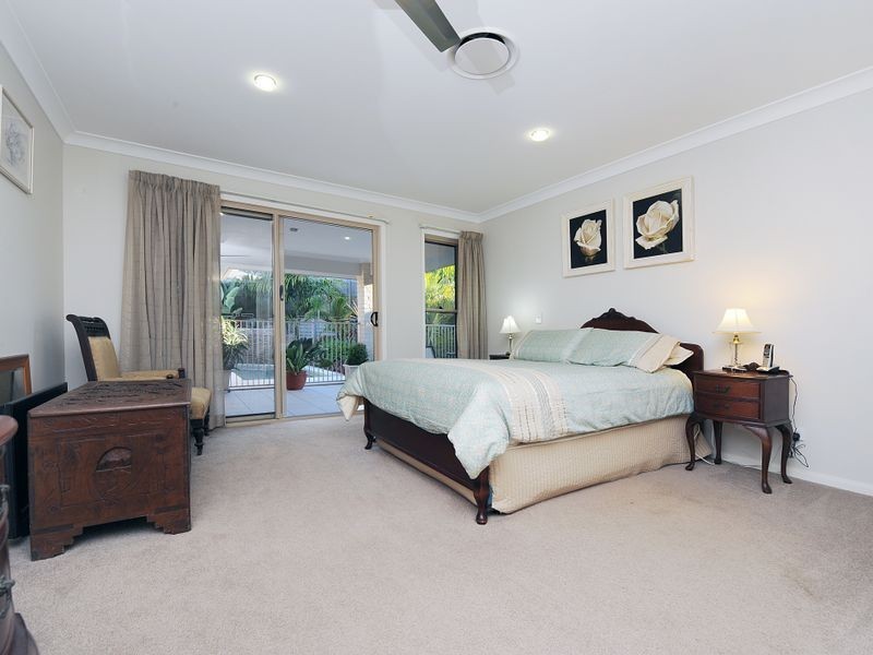 33 Hillview Crescent, Little Mountain QLD 4551