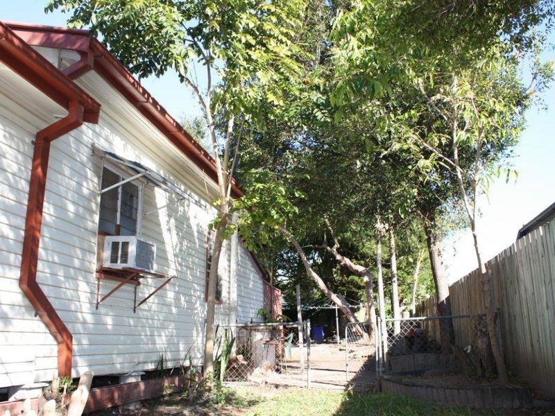 8 Essey Street, Clontarf QLD 4019