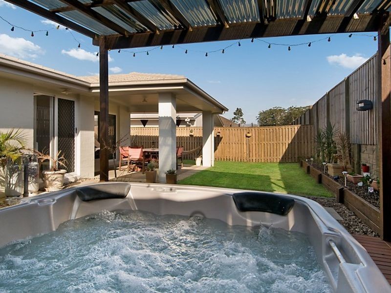 35 Elvena Circuit, Little Mountain QLD 4551
