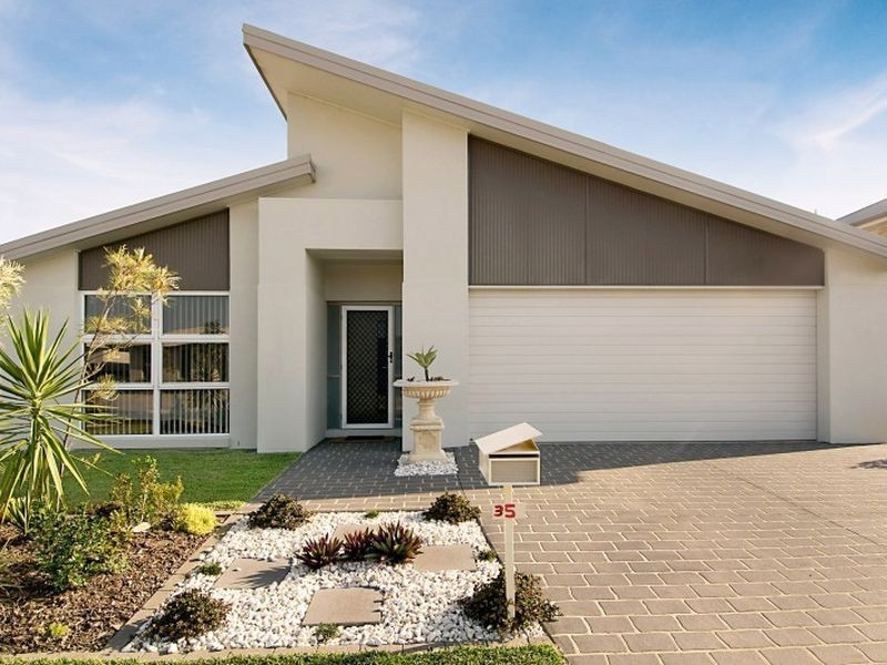 35 Elvena Circuit, Little Mountain QLD 4551