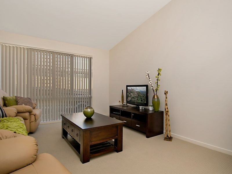 35 Elvena Circuit, Little Mountain QLD 4551