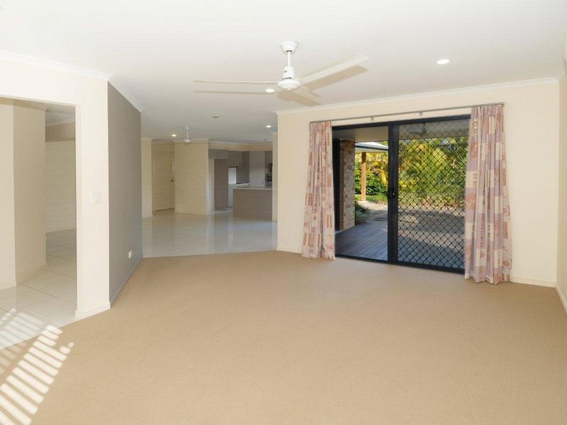 19 Cullen Drive, Little Mountain QLD 4551