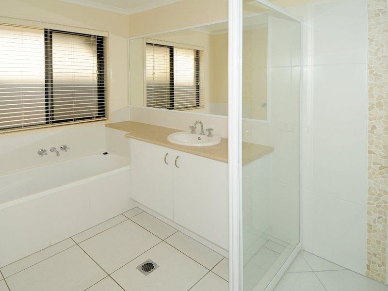 19 Cullen Drive, Little Mountain QLD 4551