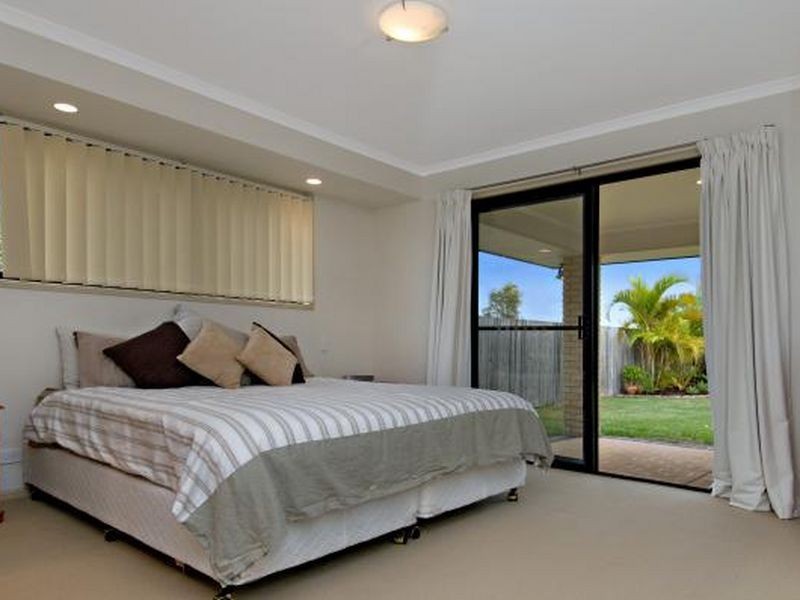 8 Undanbi Place, Pelican Waters QLD 4551