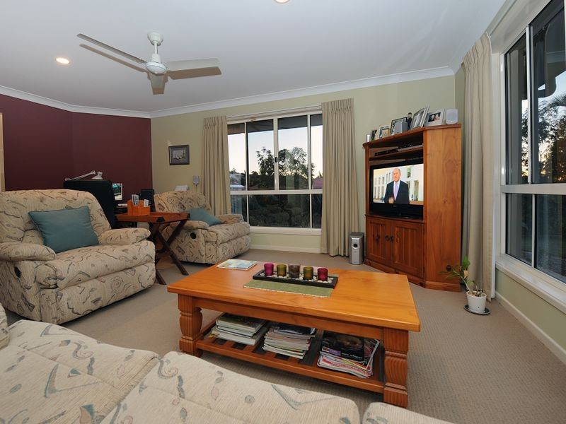 31 Bellevue Drive, Little Mountain QLD 4551