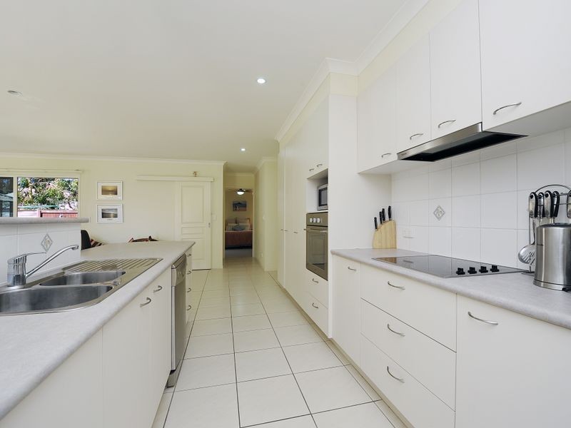 5 Gumview Pl, Little Mountain QLD 4551