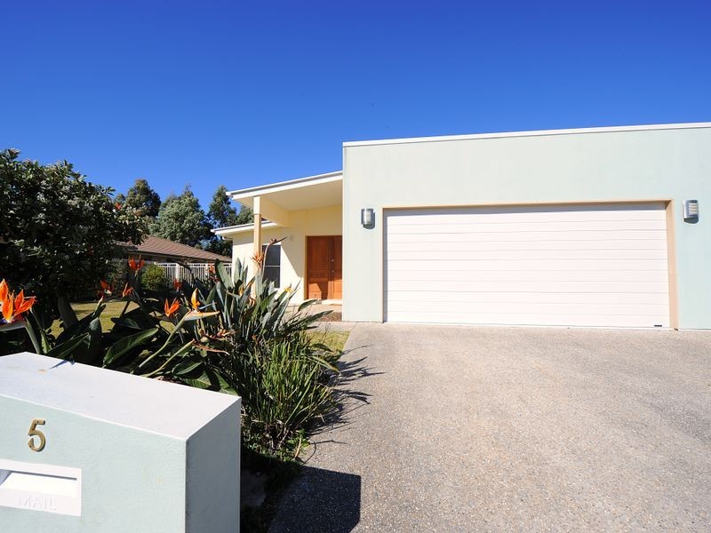 5 Gumview Pl, Little Mountain QLD 4551