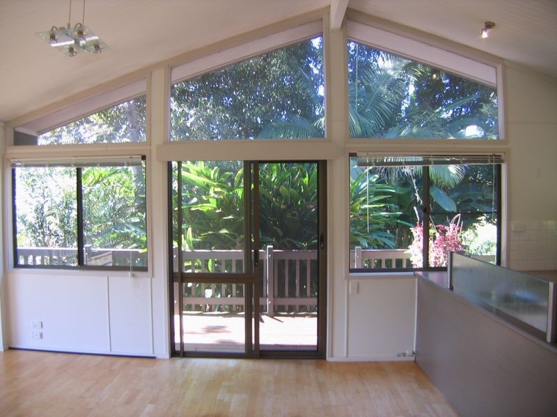 1 Songbird Place, Mooloolah Valley QLD 4553