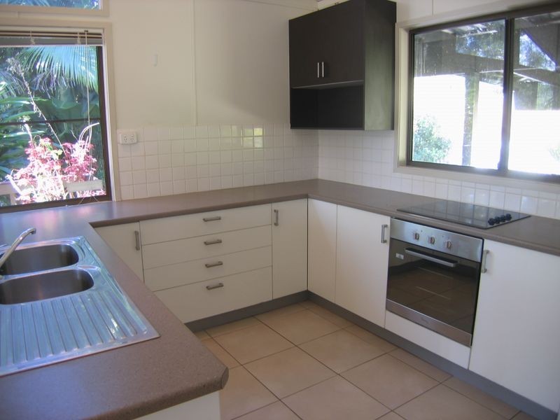 1 Songbird Place, Mooloolah Valley QLD 4553