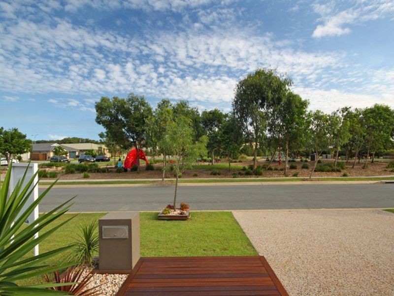 9 Elvena Circuit, Little Mountain QLD 4551