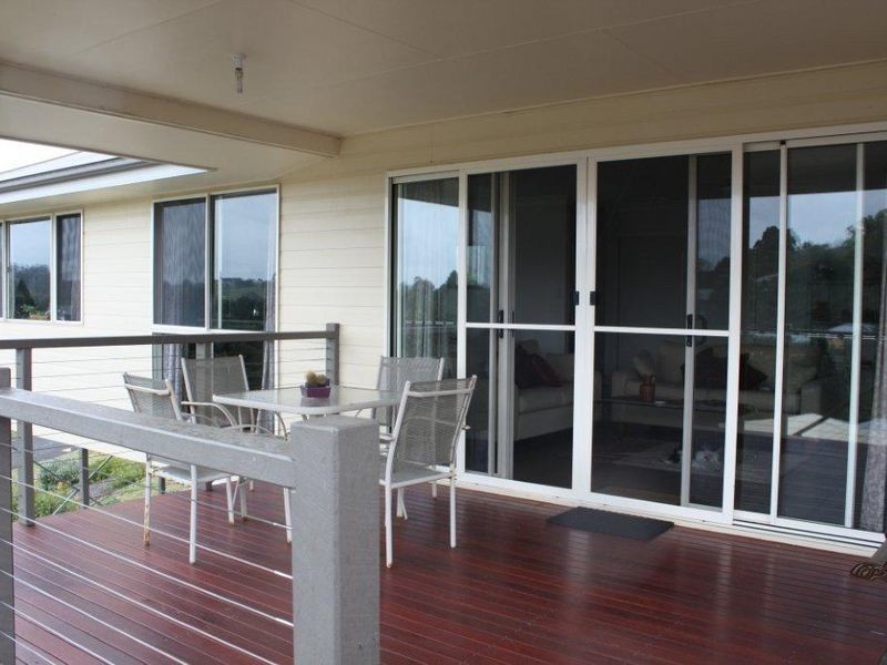 2 Woodpecker Close, Maleny QLD 4552