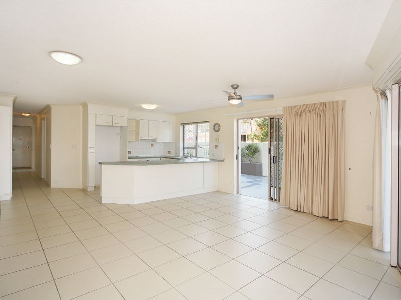 2-1 Bulcock Beach Esplanade (Dingle Avenue), Caloundra QLD 4551