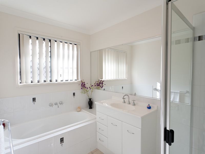 15 Alicia Circuit, Little Mountain QLD 4551