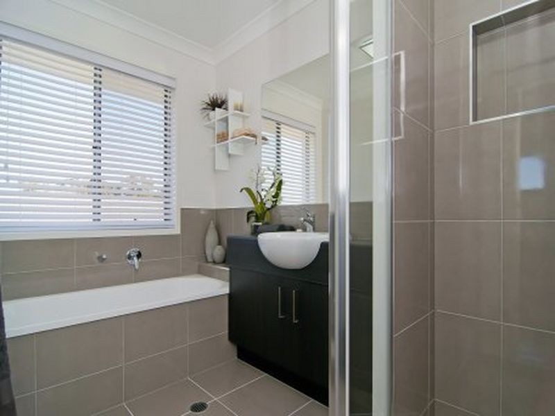 2/1 Cumberland Crescent, Meridan Plains QLD 4551
