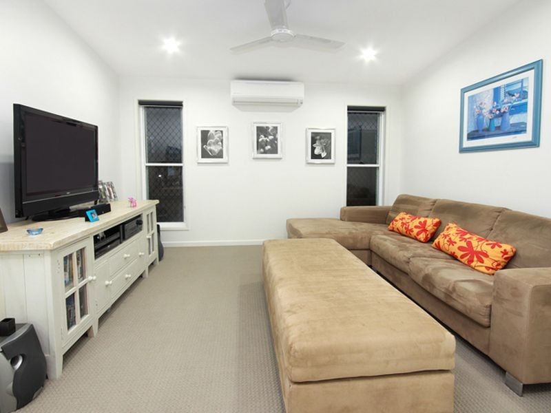 89 Little Mountain Dr, Little Mountain QLD 4551