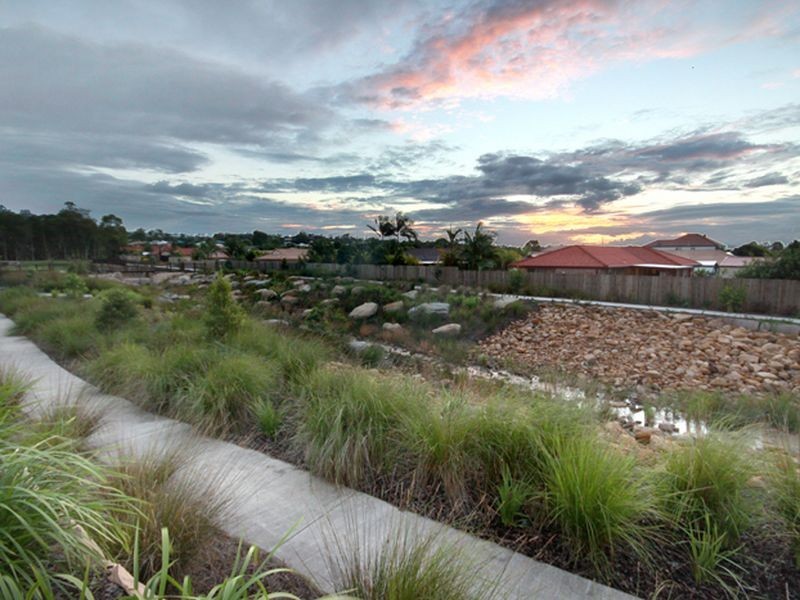 89 Little Mountain Dr, Little Mountain QLD 4551