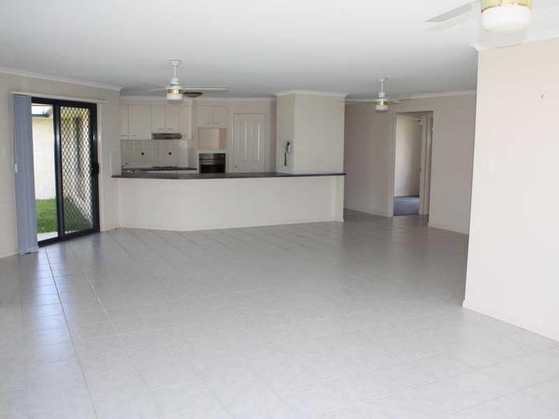 3 Eastern Rise, Little Mountain QLD 4551