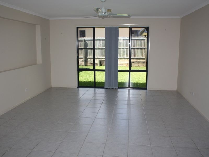 3 Eastern Rise, Little Mountain QLD 4551