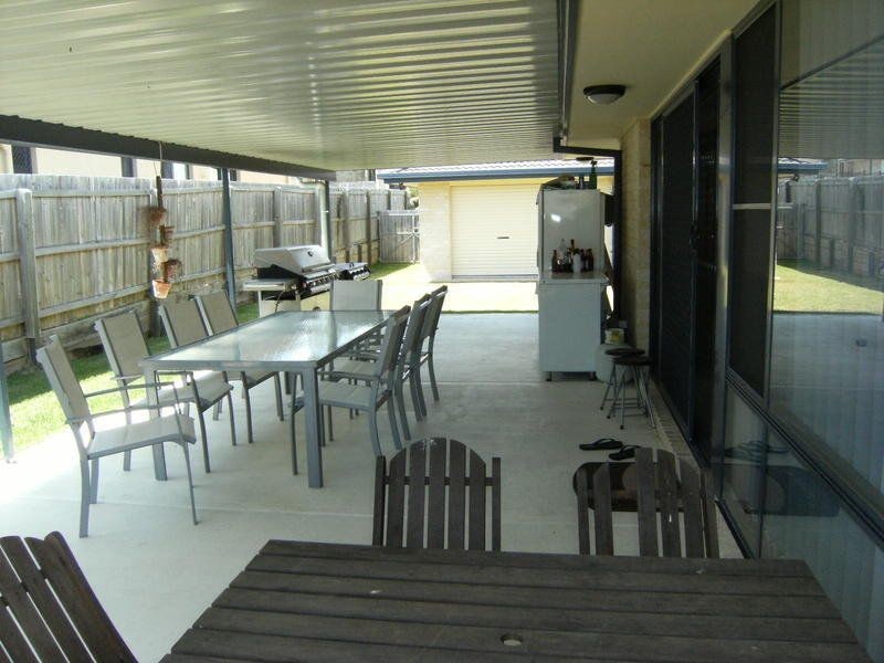 3 Eastern Rise, Little Mountain QLD 4551