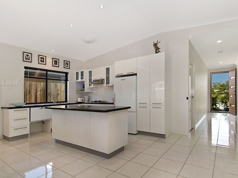 6 Nebo Street, Caloundra QLD 4551