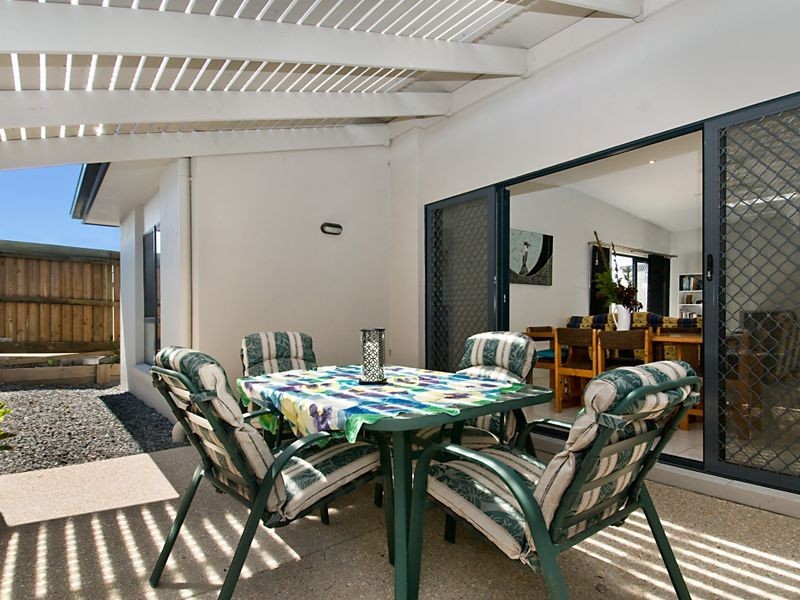 6 Nebo Street, Caloundra QLD 4551