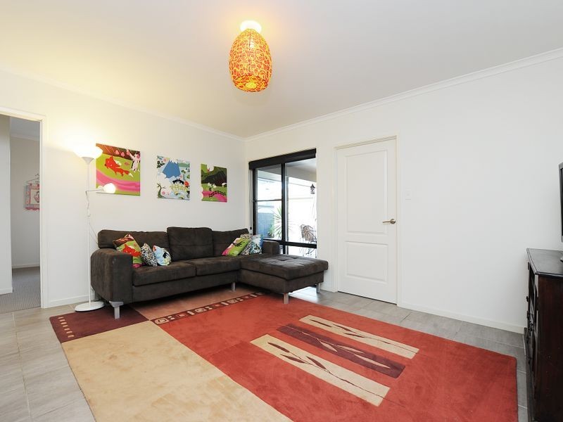 39 Hillview Crescent, Little Mountain QLD 4551