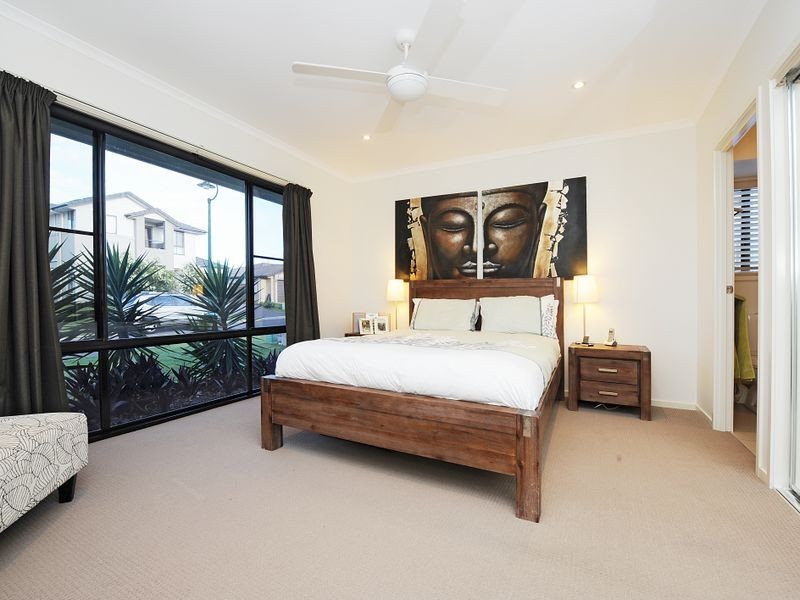 39 Hillview Crescent, Little Mountain QLD 4551