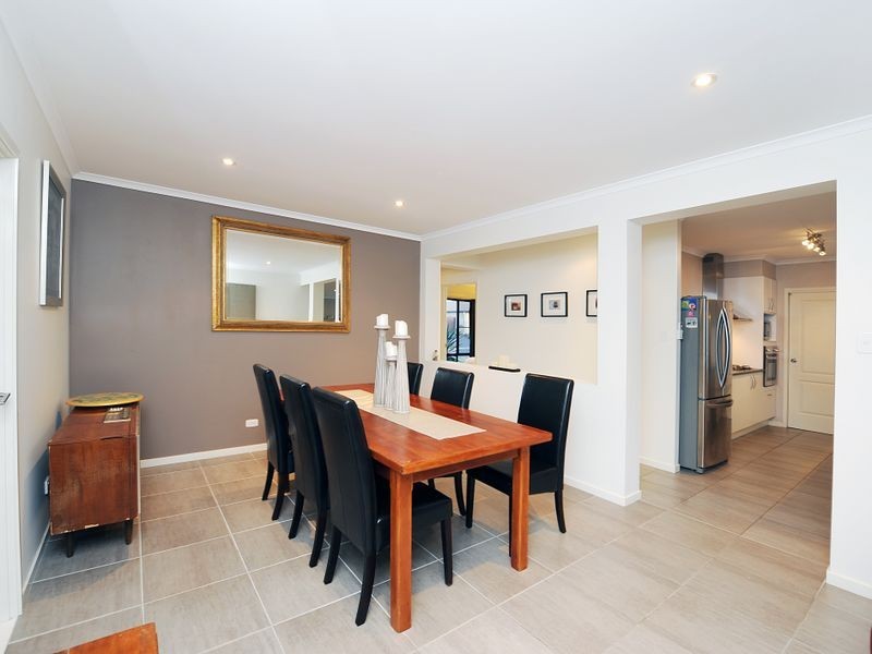 39 Hillview Crescent, Little Mountain QLD 4551