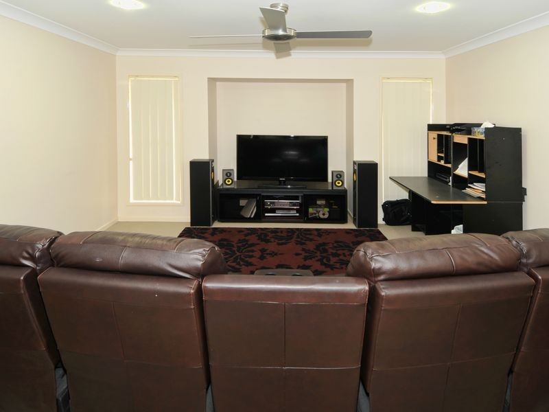 11 Elvena Circuit, Little Mountain QLD 4551