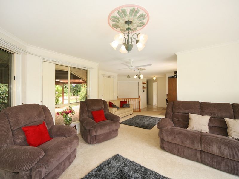 32 Gould Drive, Glass House Mountains QLD 4518