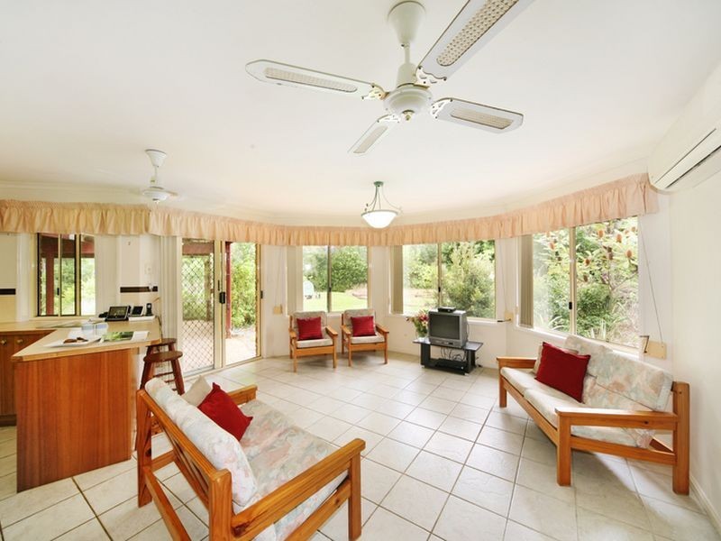 32 Gould Drive, Glass House Mountains QLD 4518