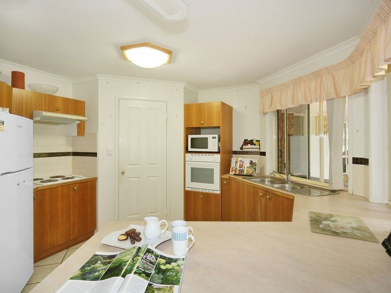 32 Gould Drive, Glass House Mountains QLD 4518