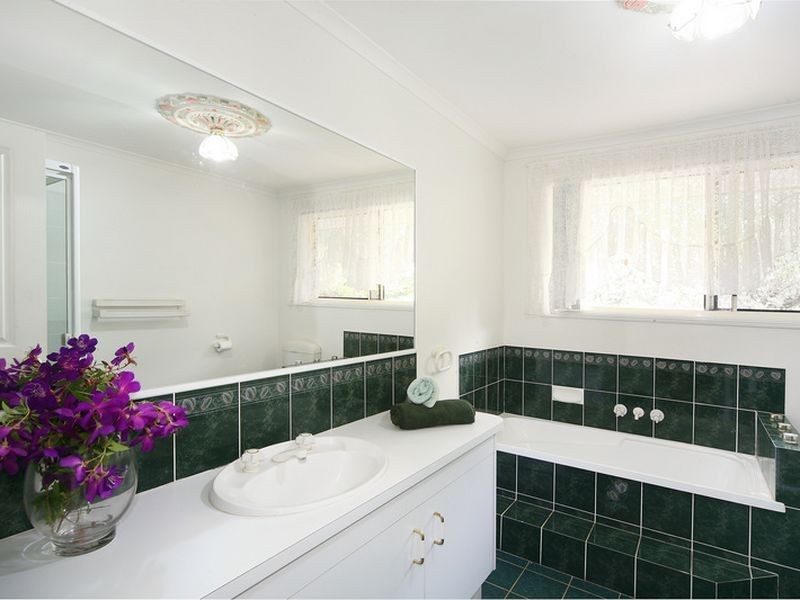 32 Gould Drive, Glass House Mountains QLD 4518