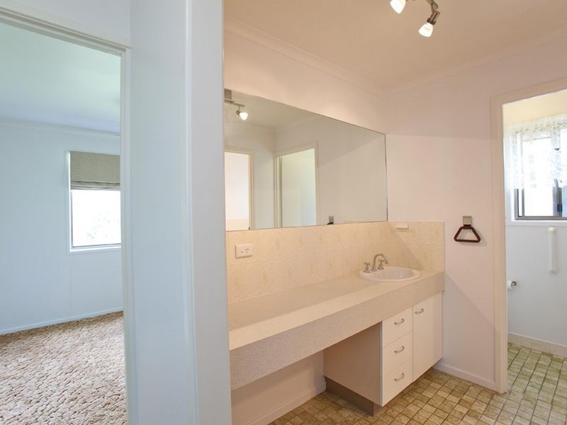 8 Catherine St, Golden Beach QLD 4551