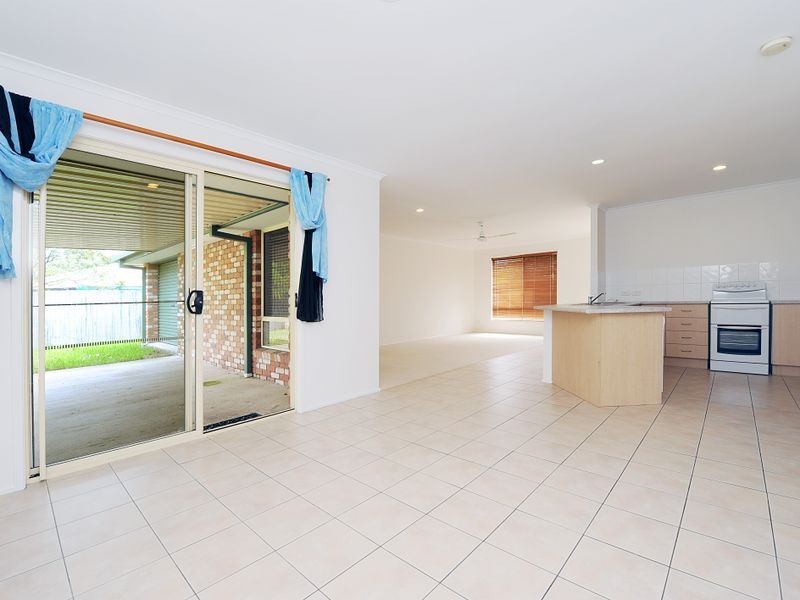 11 Centennial Place, Little Mountain QLD 4551