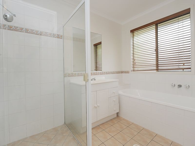 11 Centennial Place, Little Mountain QLD 4551