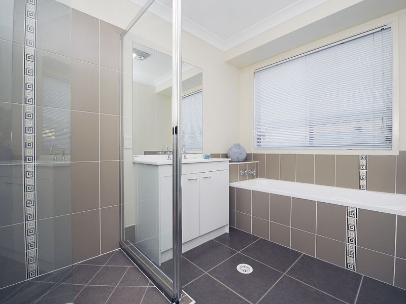 24 Alicia Circuit, Little Mountain QLD 4551