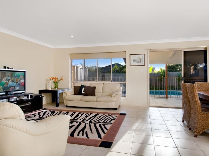 4 Mowburra Place, Caloundra West QLD 4551