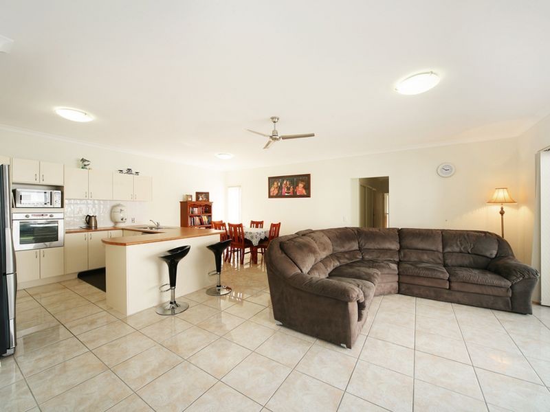 14 Wheeler Crescent, Caloundra West QLD 4551