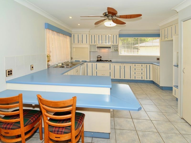 6 Lexington Drive, Little Mountain QLD 4551