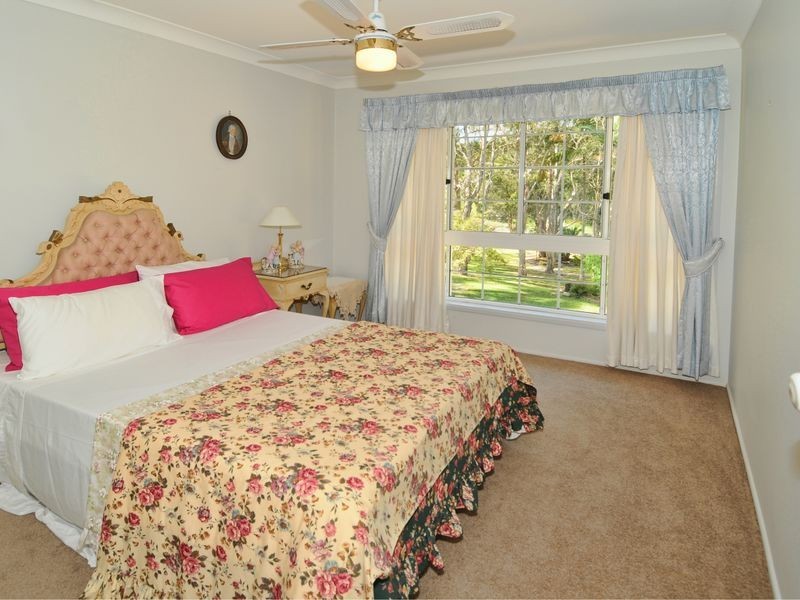 6 Lexington Drive, Little Mountain QLD 4551