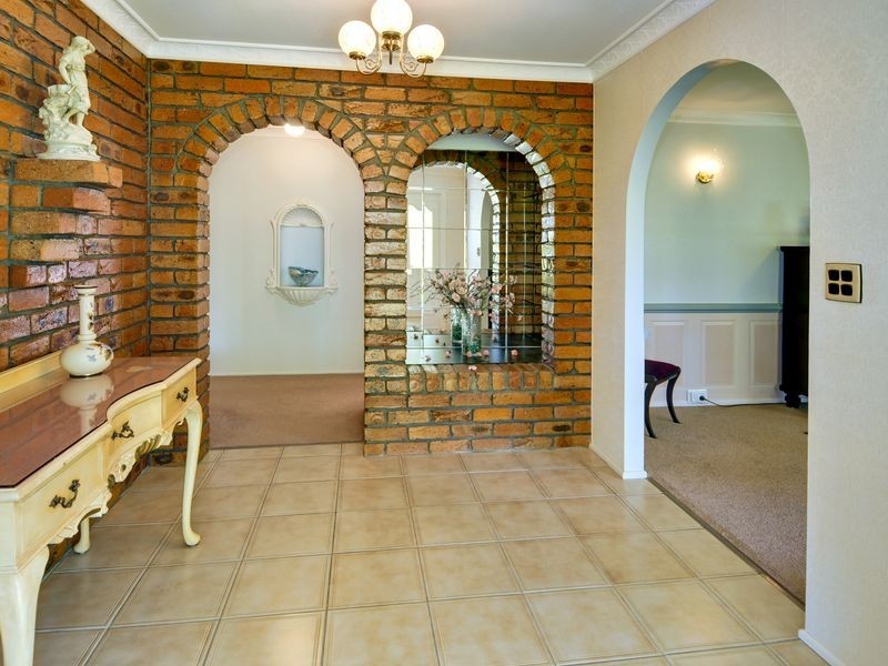 6 Lexington Drive, Little Mountain QLD 4551
