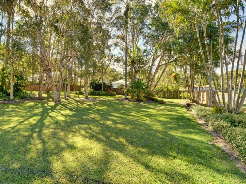 6 Lexington Drive, Little Mountain QLD 4551