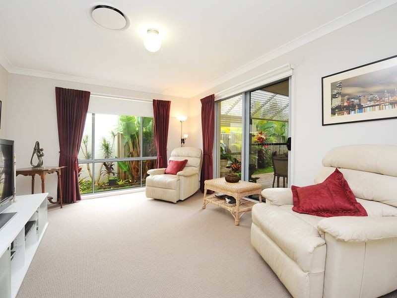 4 Liekefett Way, Little Mountain QLD 4551